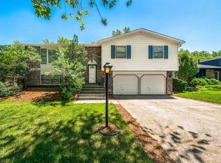 22763 Lakeshore Dr, Richton Park, IL 60471