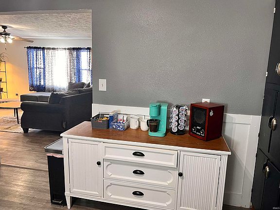 5th image of 114 S Harding St