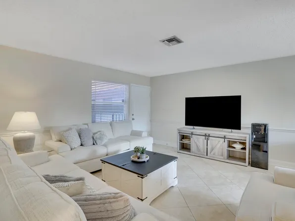 222 SW 1st Street #H-7, Pompano Beach, FL 33060