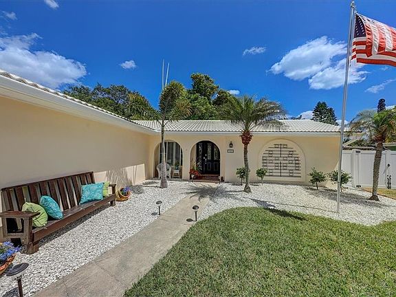 3rd image of 11303 Currie Ln
