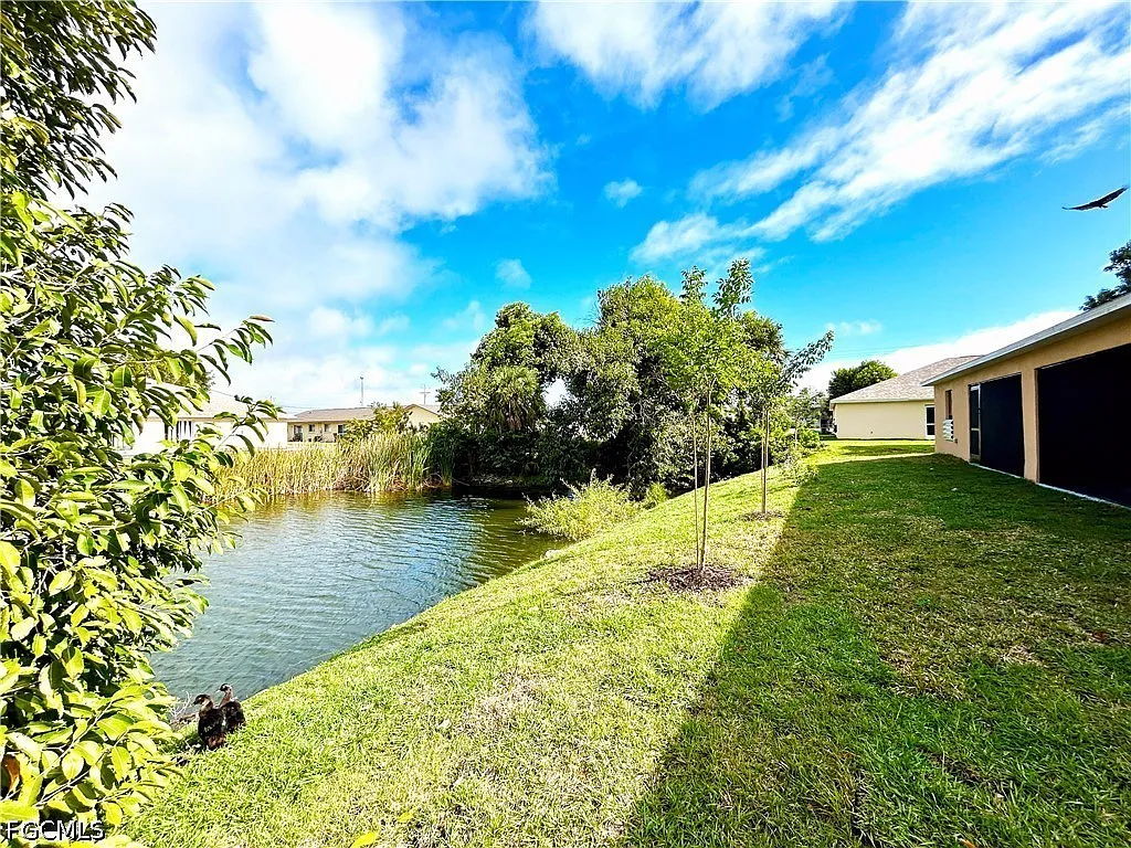 3 bed, 2.0 bath, 1200 sqft, $1,600 — Photo 4