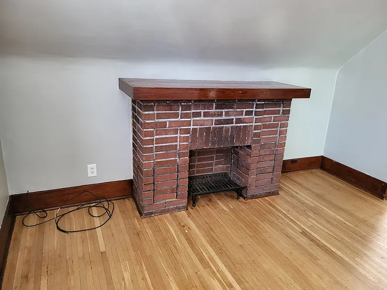 227 Heath St — Photo 7