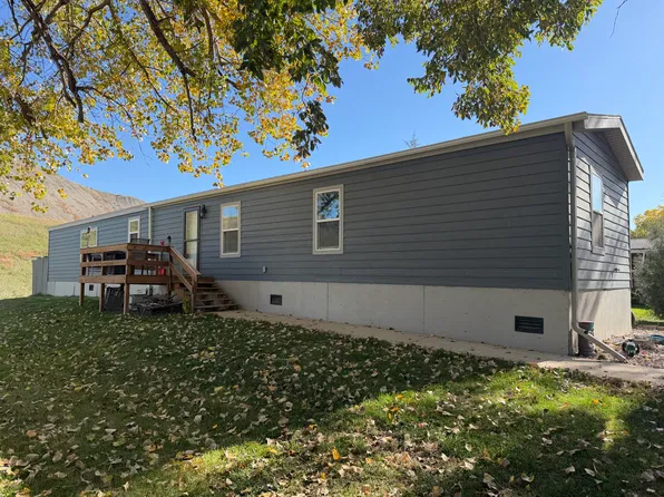 809 S 1st St, Fort Pierre, SD 57532