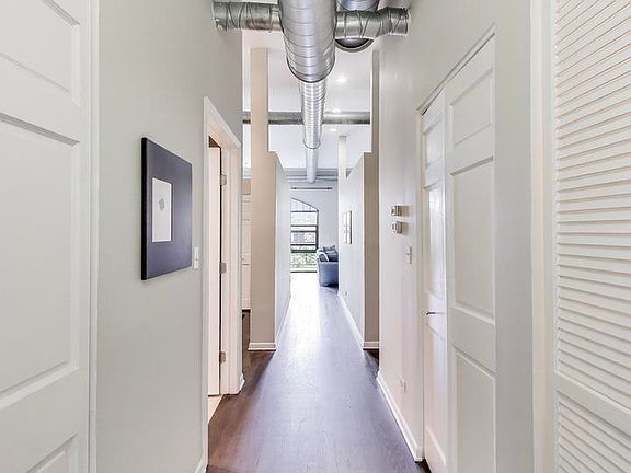 3rd image of 1201 W Wrightwood Ave APT 22