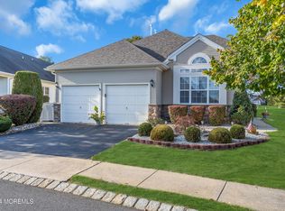 35 Dunrovin Ct, Manchester, NJ 08759