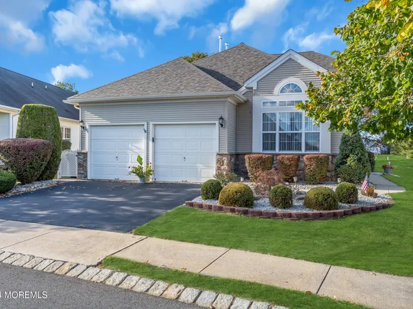 35 Dunrovin Court, Manchester, NJ 08759