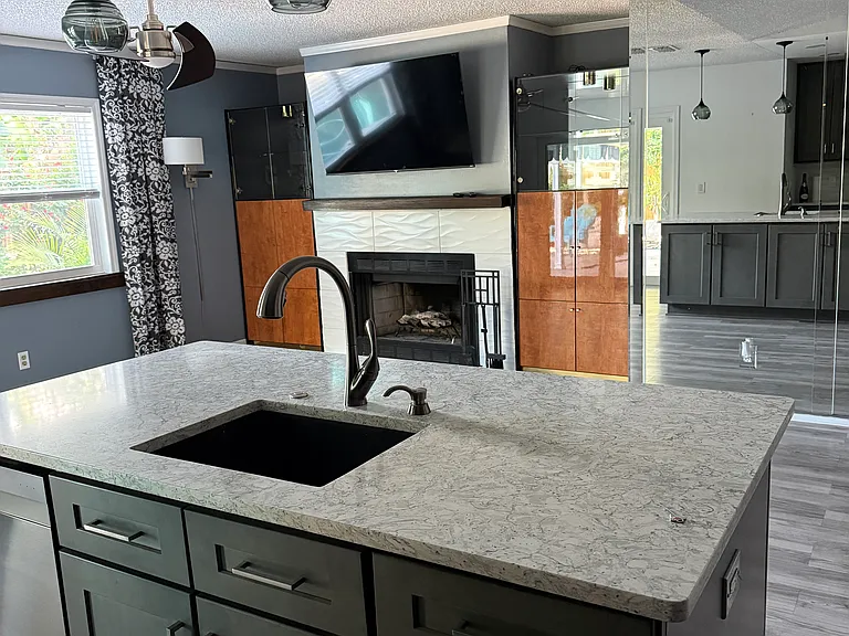 Kitchen & Dinning room