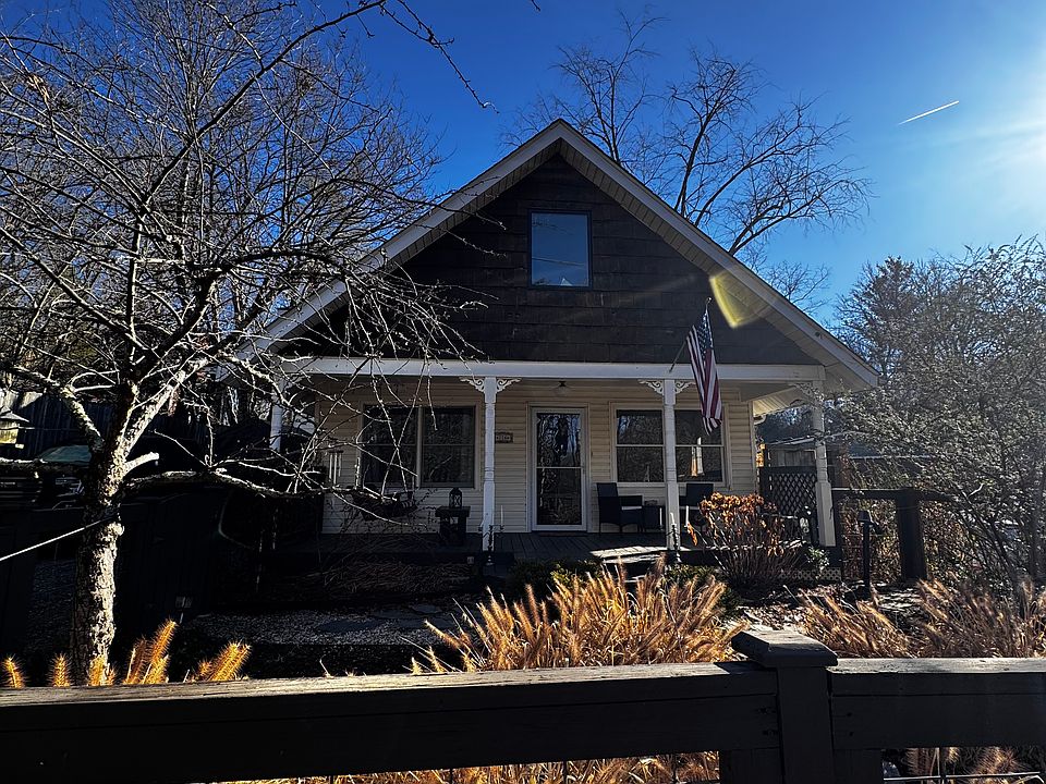 1st image of 116 W College St