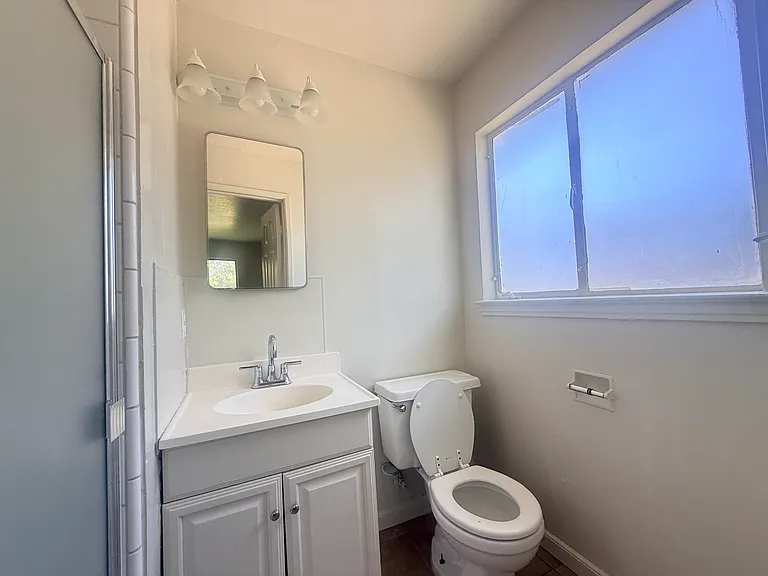 4641 N Fresno St — Photo 8