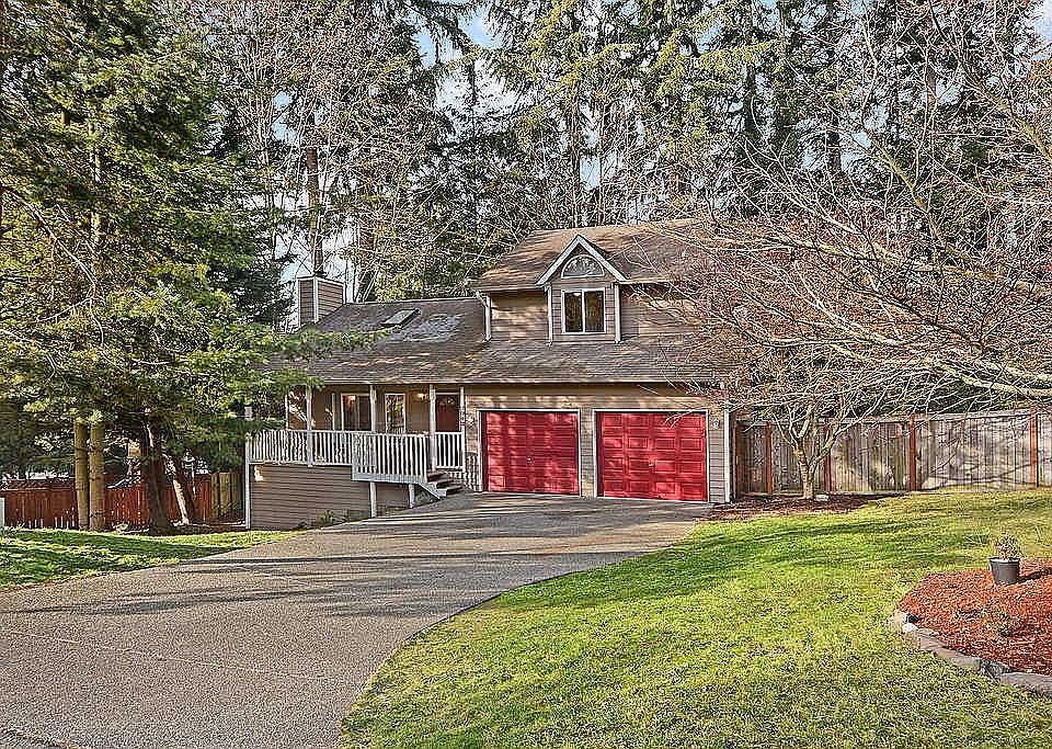 2nd image of 7043 NE Hannah Ct