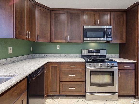 4th image of 1410 N St NE