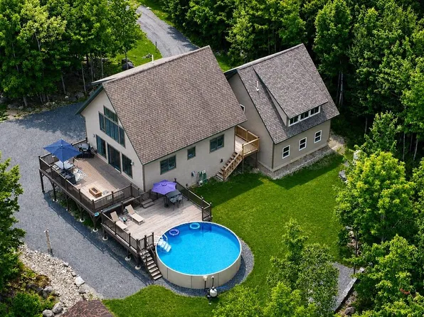 17 Rainbow Way, Greenville, ME 04441