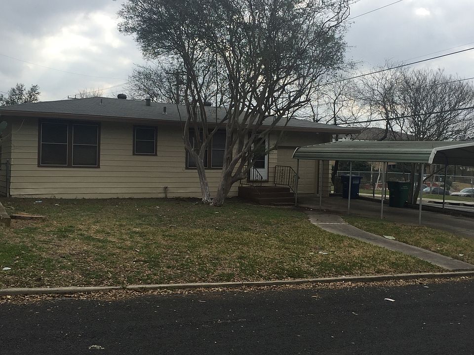 1st image of 302 Sumner Dr