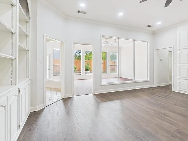 1178 Oval Dr — Photo 7