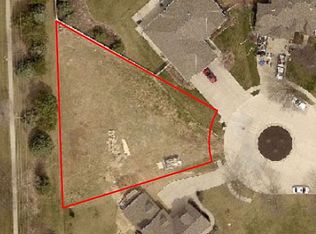 17817 Holmes Cir, Omaha, NE 68135