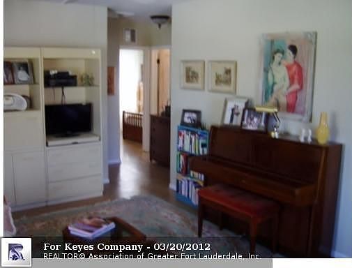 3rd image of 1631 NW 3rd Ave