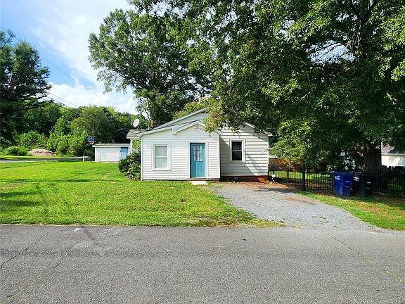 5th image of 202 Oak St