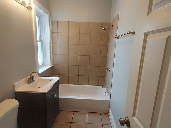 2nd image of 5518 W Jackson Blvd APT 3