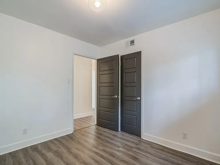 1521 Pearl St — Photo 17