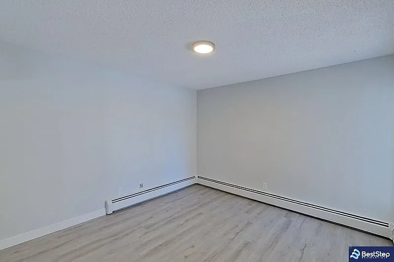 1 bed, 1.0 bath, $1,100 — Photo 4