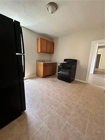 Studio, 1.0 bath, 800 sqft, $1,300 — Photo 4