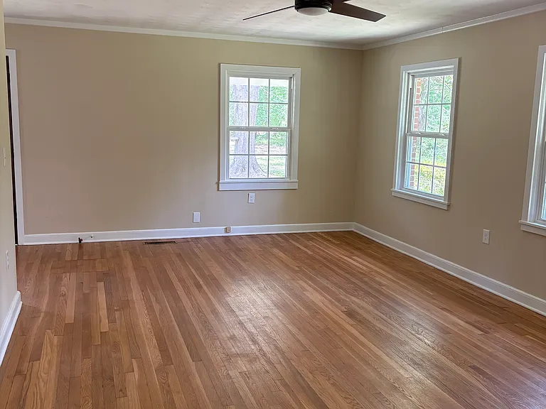 2540 University Ave — Photo 18