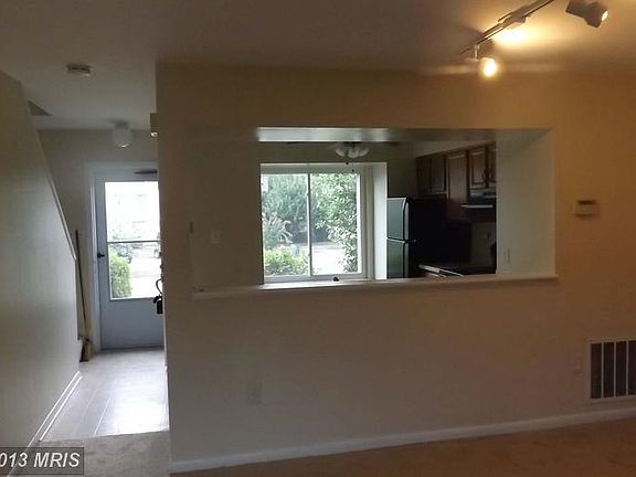 5th image of 3 Sugarland Square Ct