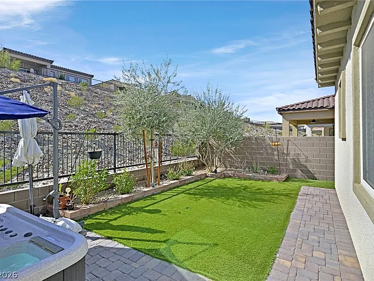 111 Ibiza Lake Dr — Photo 30
