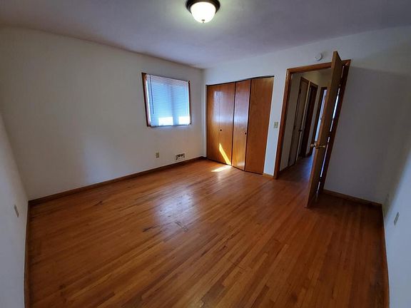 5th image of 538 Van Buren Ave