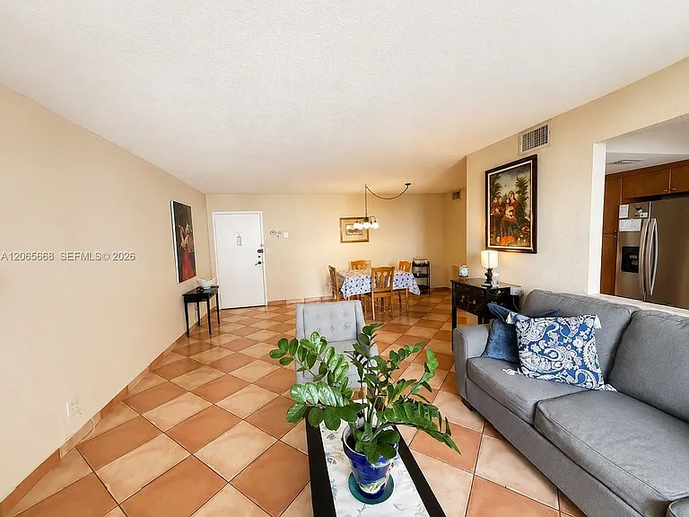 137 Golden Isles Dr #912 — Photo 9