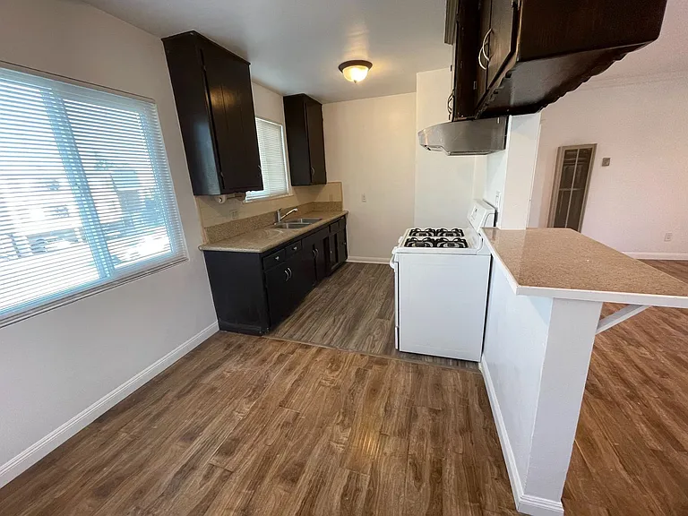 7033 Fulton Ave — Photo 3