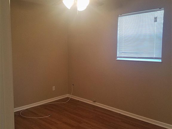 5th image of 2537 RED ROBIN Drive E