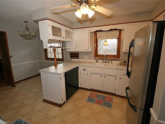 5th image of 2009 W 37th St