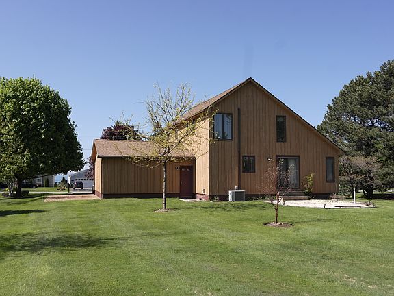 5th image of 704 Ontario Dr