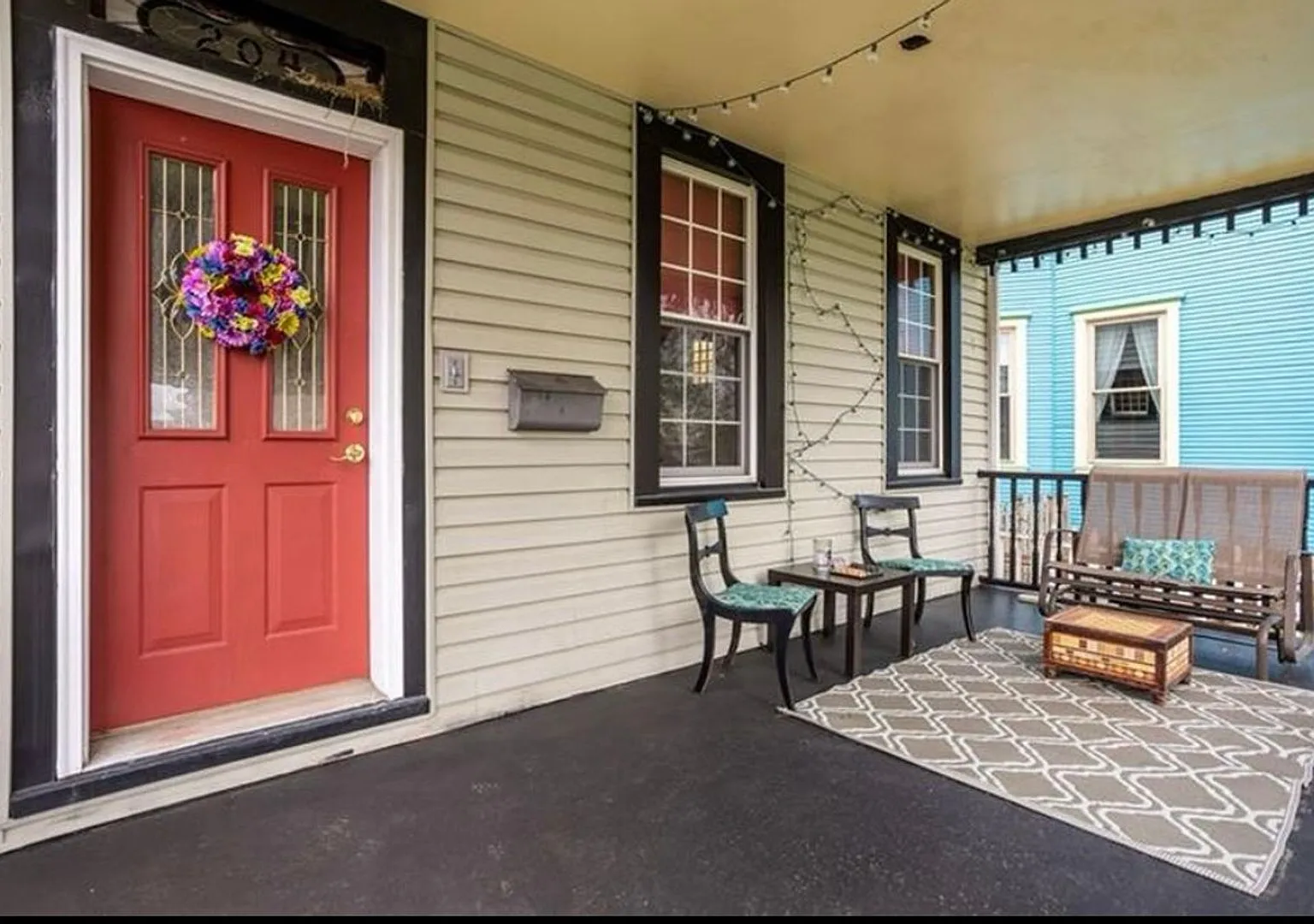 Stylish Victorian Home! — Photo 2