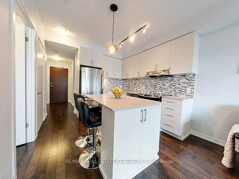2560 Eglinton Ave W #903 — Photo 3