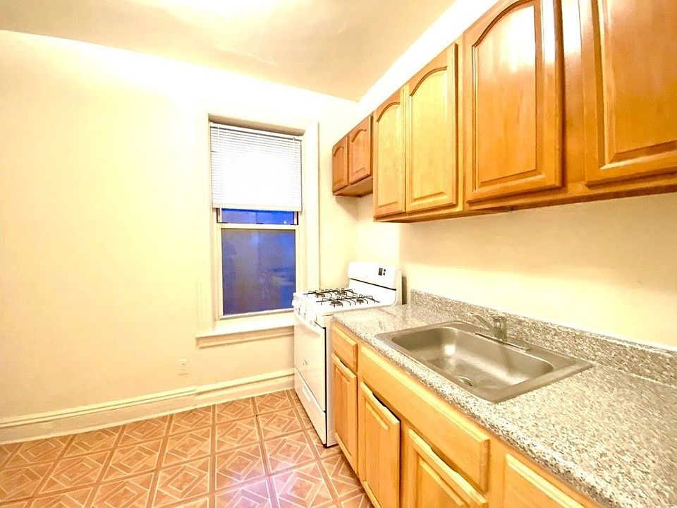 1st image of 6925 4th Ave #9