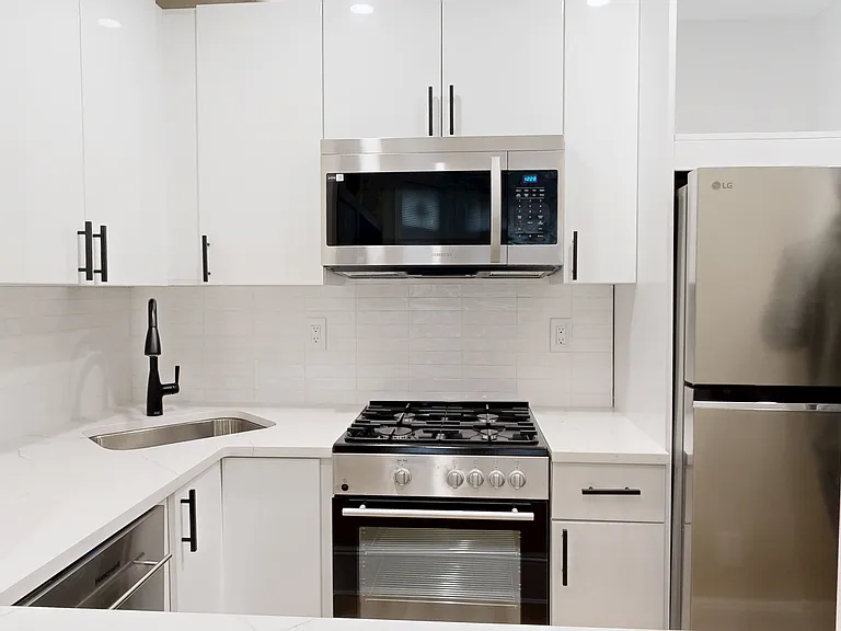 Waldorf Lofts — Photo 32