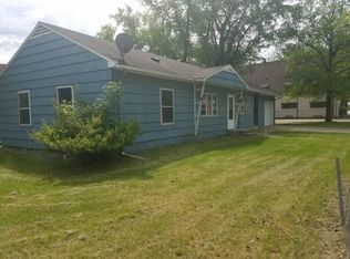 322 N Columbia Rd, Grand Forks, ND 58203