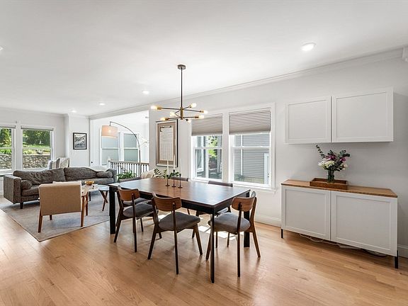 5th image of 172 Orchard St #172