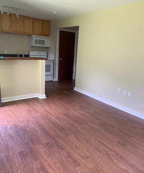 7477 Pitt St #4 — Photo 3