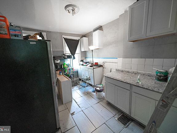 4th image of 2869 Woodbrook Ave
