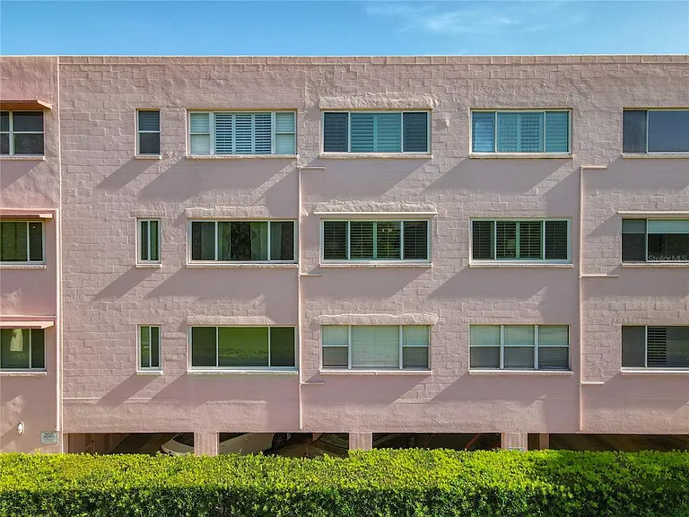 640 N Park Ave #4 — Photo 25