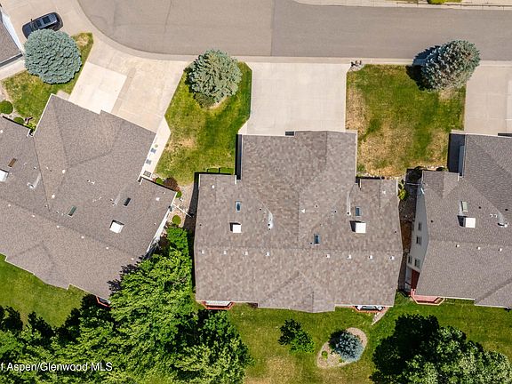 4th image of 28 N Ridge Ct