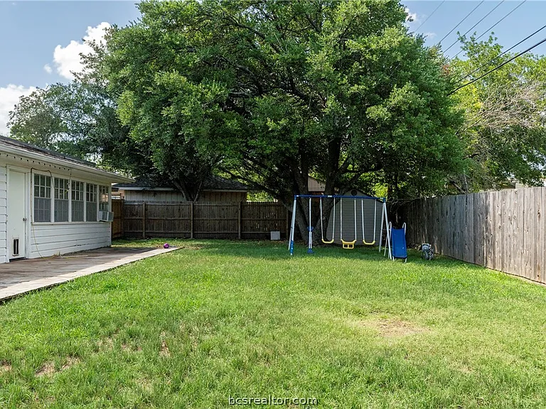 3705 Holly Dr — Photo 24