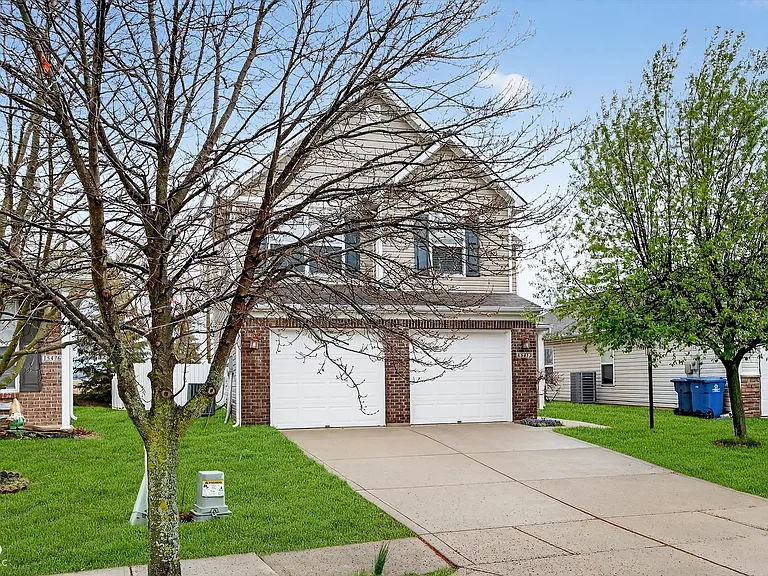 15472 Old Pond Cir — Photo 3