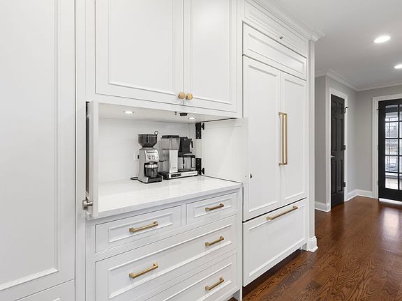 5th image of 22 Aintree Rd