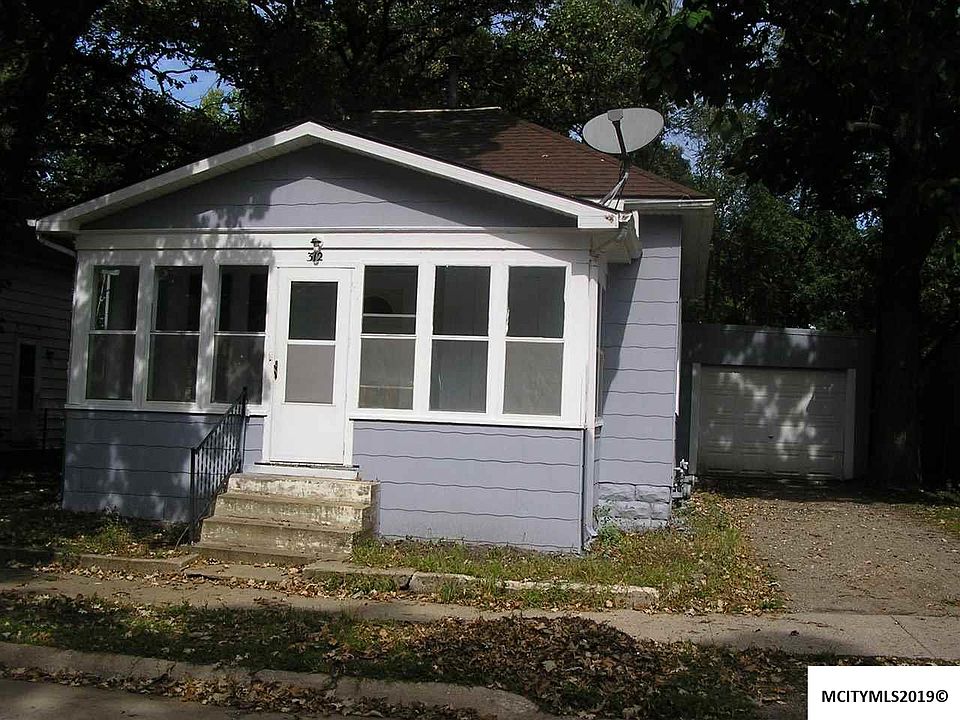 1st image of 312 10th St NE