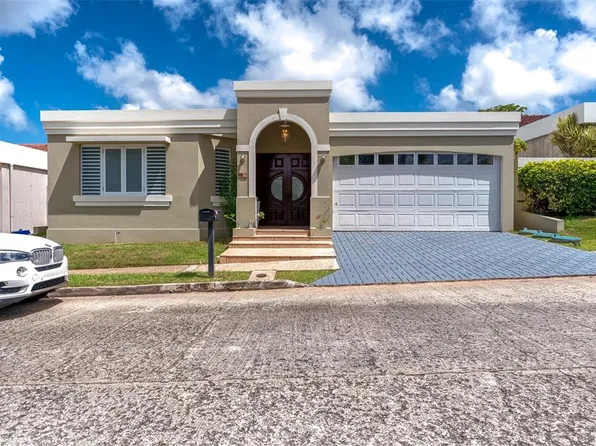 76 Calle Reina Alexandra, Guaynabo, PR 00969