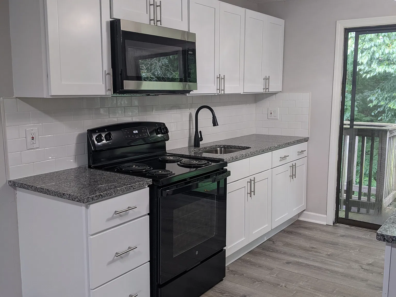 1 bed, 800 sqft, $1,350 — Photo 2